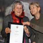 Polizeipräsidentin Ursula Brohl-Sowa ernennt Ingrid Noll zur Ehrenkommissarin
